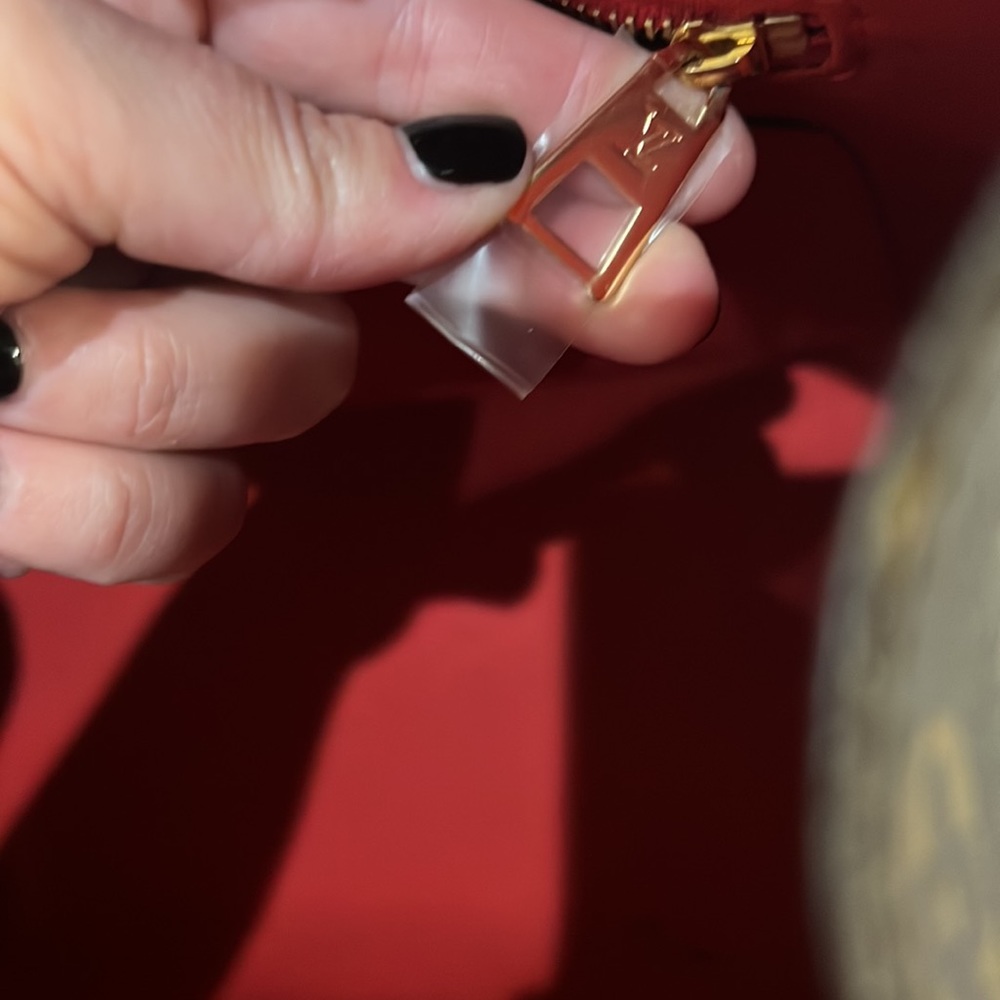 Louis Vuitton On-The-Go MM - Picture 9 of 16